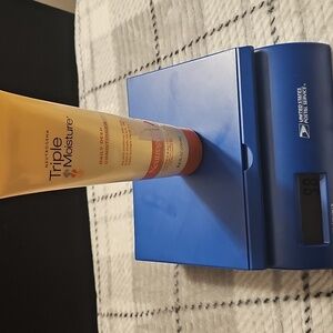 Neutrogena Triple Moisture Daily Deep Conditioner 8.5 Fl Oz